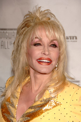 How tall is Dolly Parton?